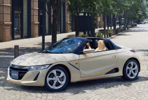 Hida Maria Ivory Pearl